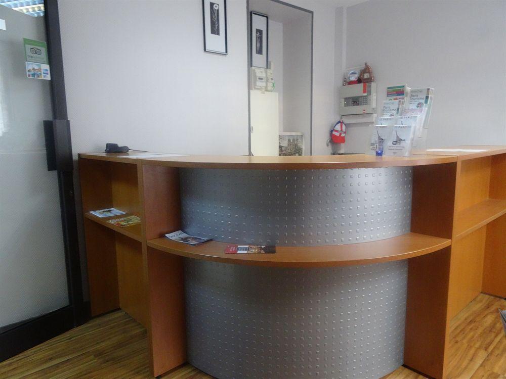 Hotel Ermitage Paris Exterior foto Reception desk
